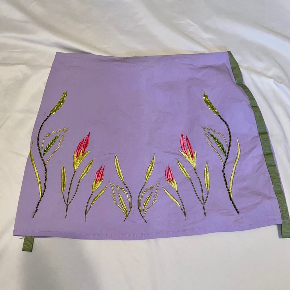 Embroidered skirt